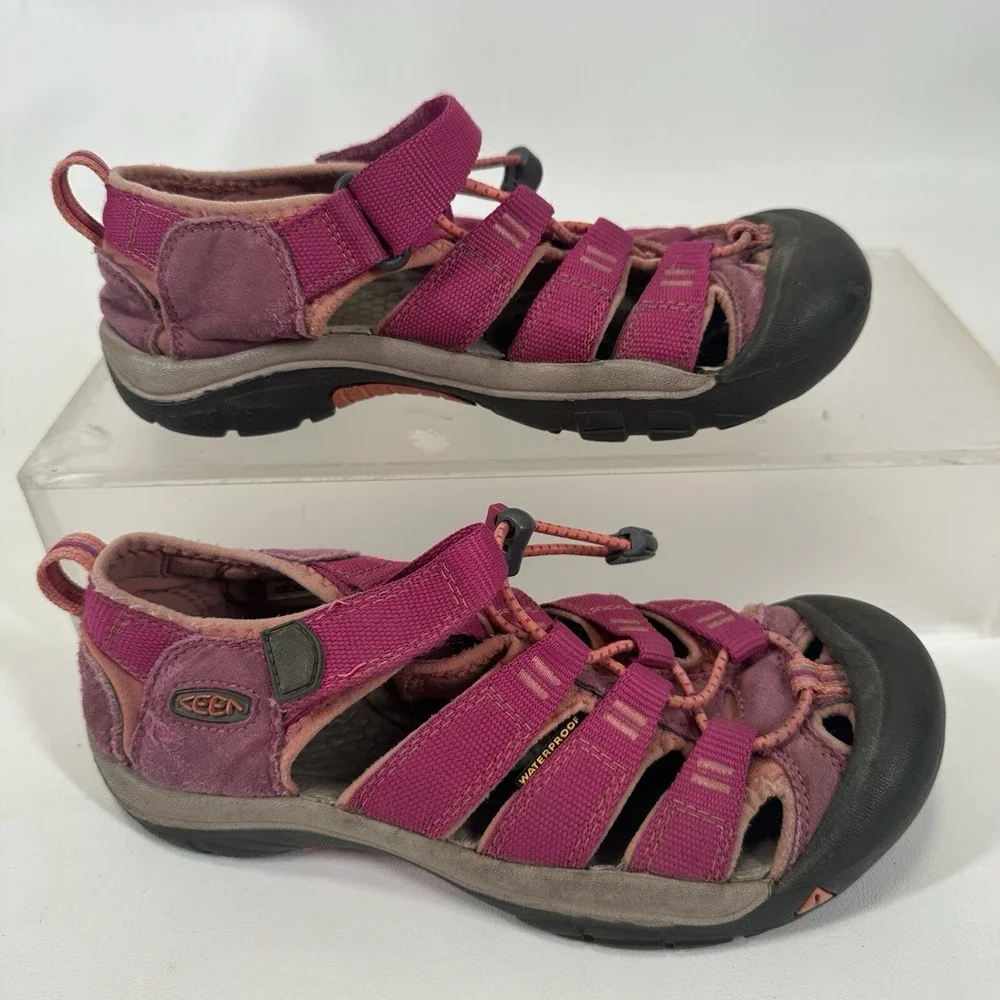 Keen Newport H2 Girls Size 3 Very Berry Fusion Coral Sandals Waterproof Big Kids